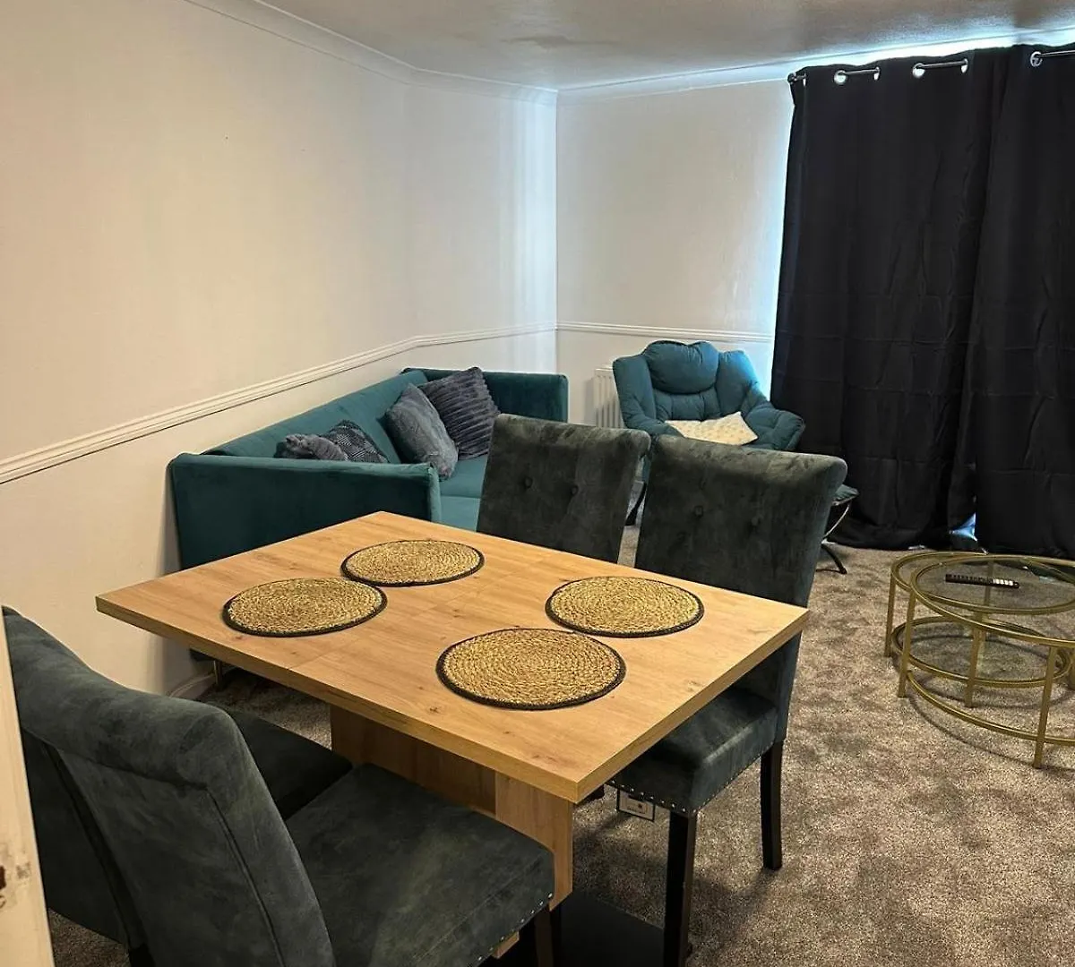 Lovely Two Bedroom Flat Thamesmead  0*, Thamesmead (Greater London)